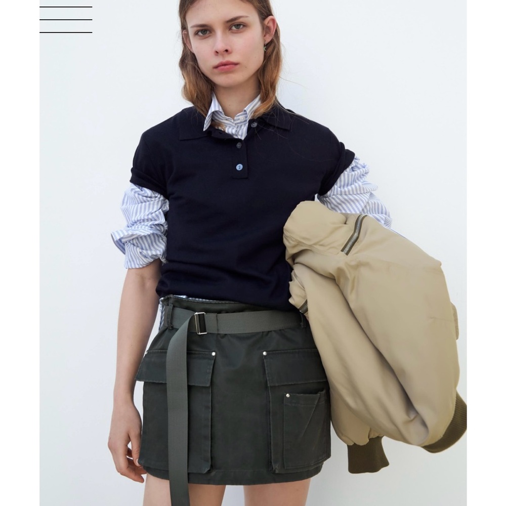 New - Zara WAXED MINI SKIRT WITH BELT
DARK GREEN | 4341/401/529 army